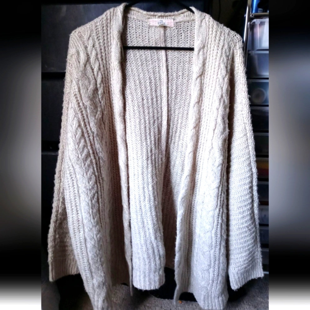 Pink Republic Women's Beige Cozy knit Cardigan In Good Used Condition Cozy